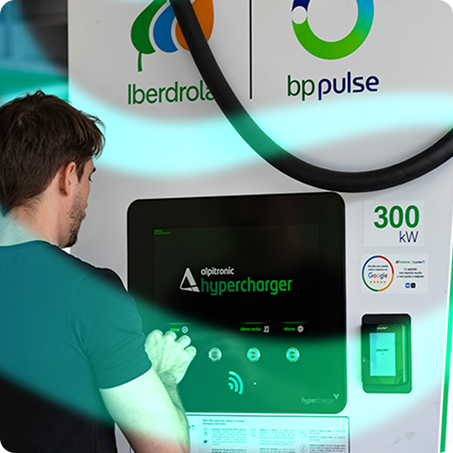 Pessoa a usar carregador rápido bp pulse